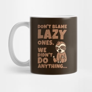 Cute Funny Yawning Lazy Sloth - dark distressed Mug